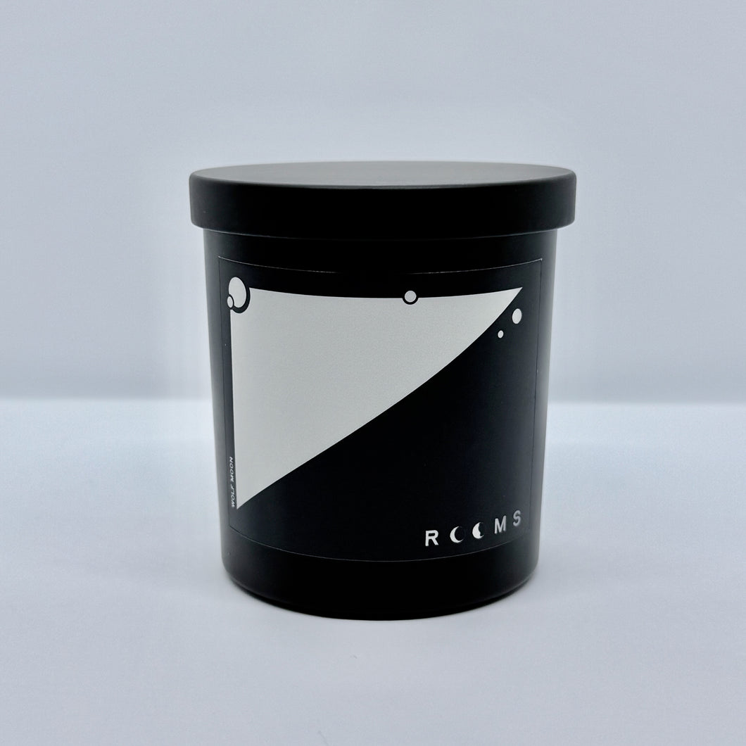Wolf Moon Altar Candle – Sandalwood, Tonka Bean, Cedarwood, Pomegranate
